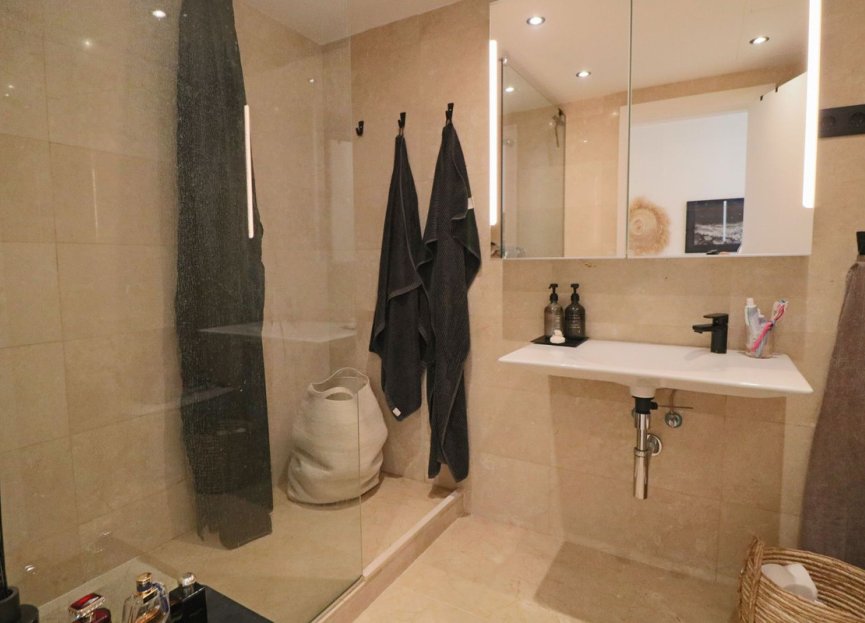 Resale - Apartment - Middle Floor Apartment - Marbella - La Mairena