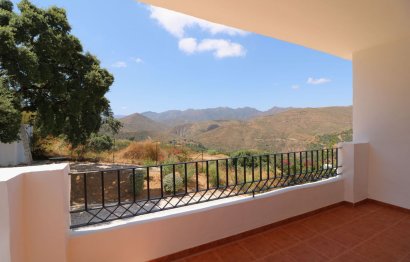 Resale - Apartment - Middle Floor Apartment - Marbella - La Mairena