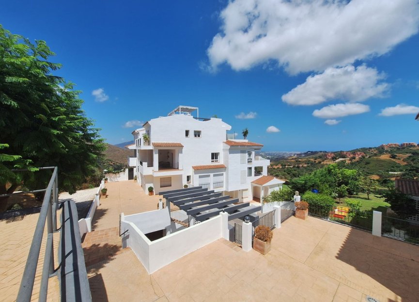 Resale - Apartment - Middle Floor Apartment - Marbella - La Mairena