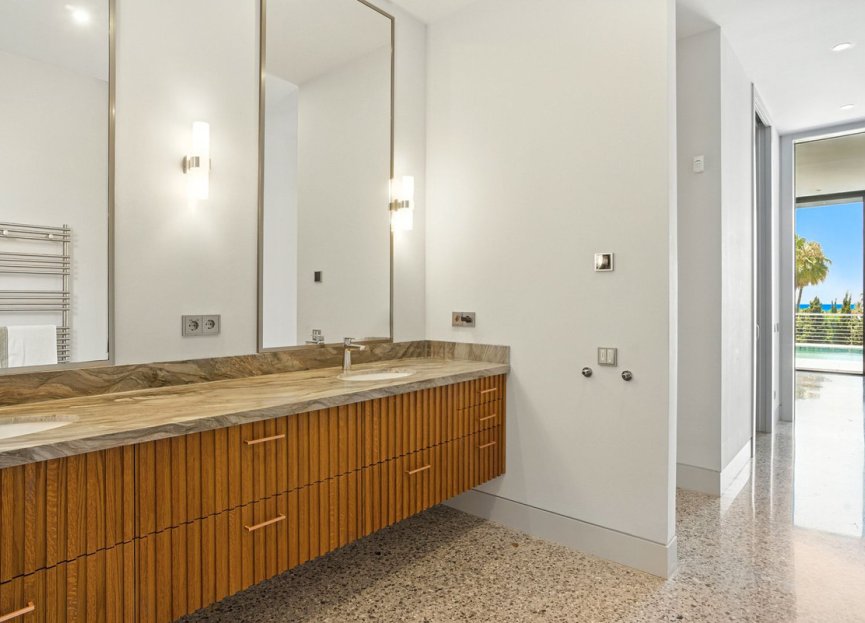 Reventa - House - Detached Villa - Marbella - Elviria