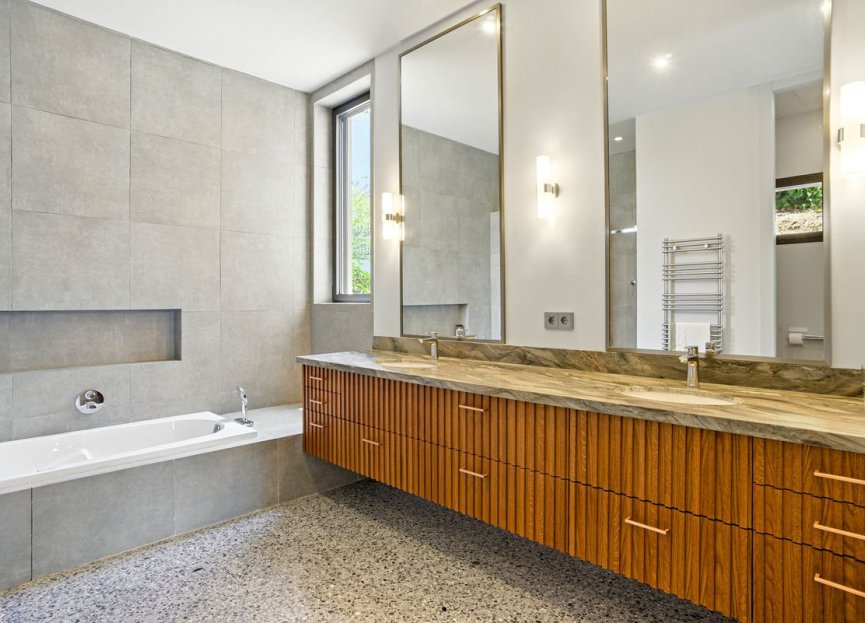 Reventa - House - Detached Villa - Marbella - Elviria