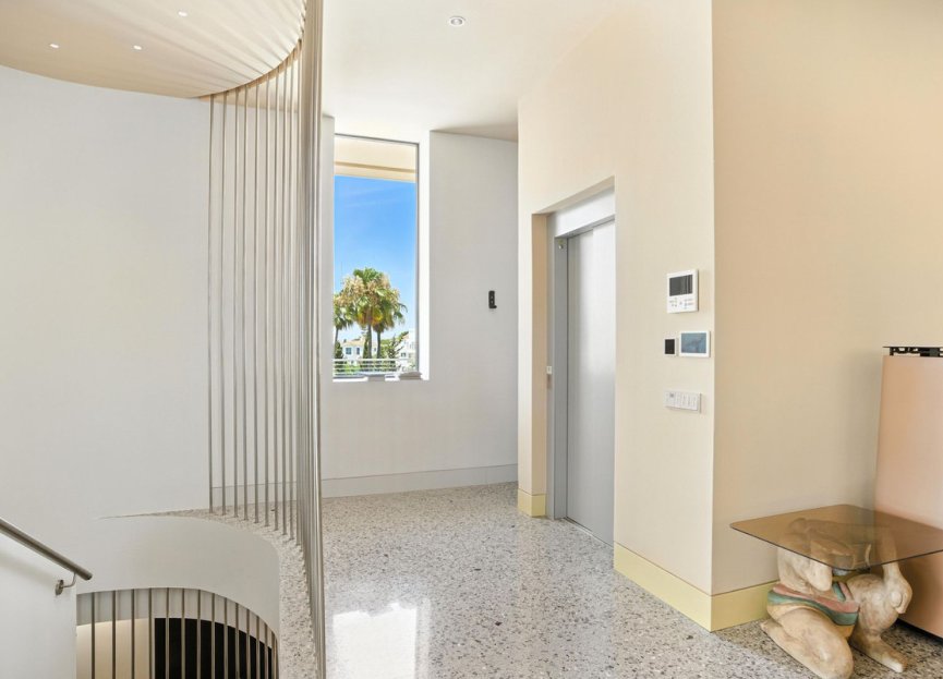 Reventa - House - Detached Villa - Marbella - Elviria