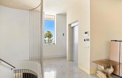 Reventa - House - Detached Villa - Marbella - Elviria