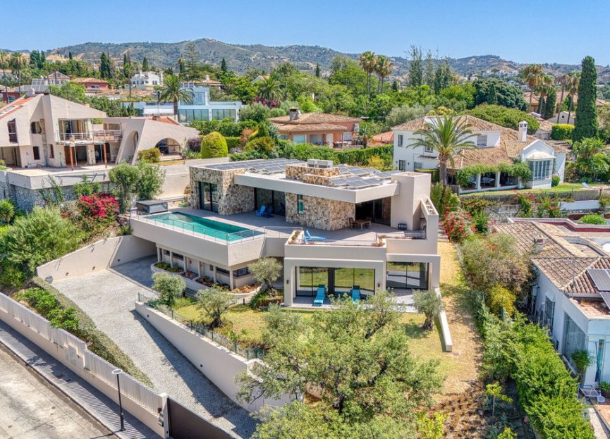 Reventa - House - Detached Villa - Marbella - Elviria