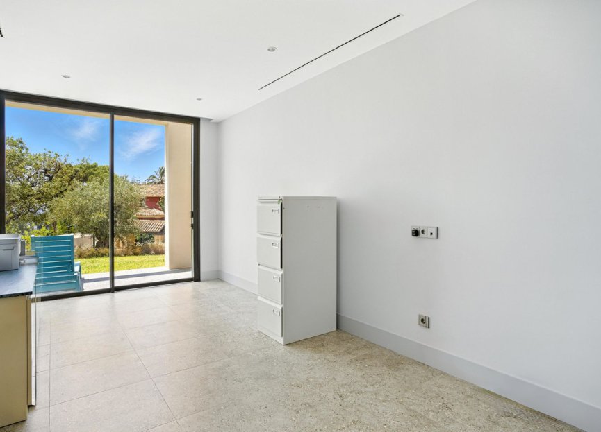 Reventa - House - Detached Villa - Marbella - Elviria