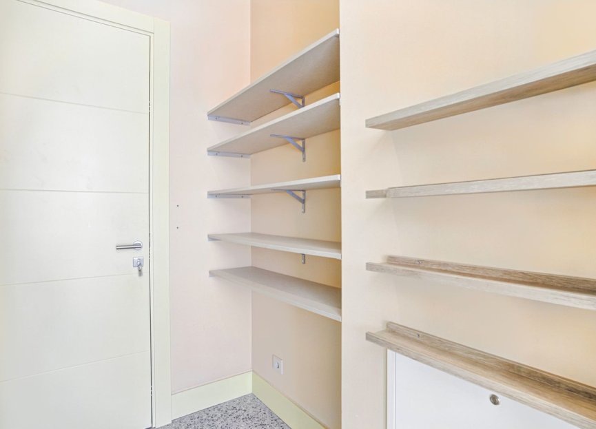 Reventa - House - Detached Villa - Marbella - Elviria