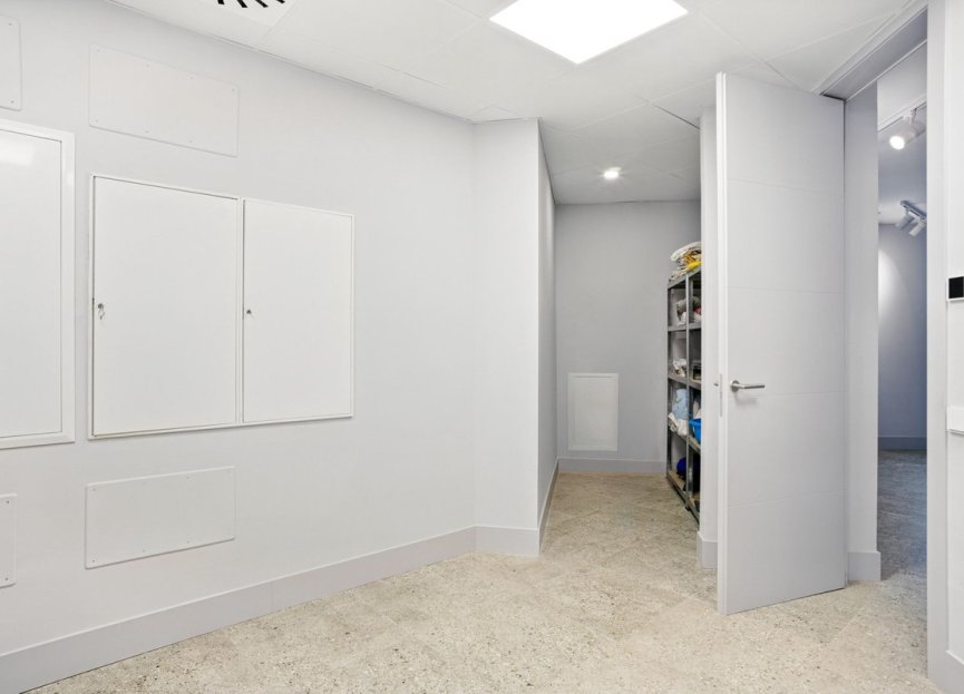 Reventa - House - Detached Villa - Marbella - Elviria