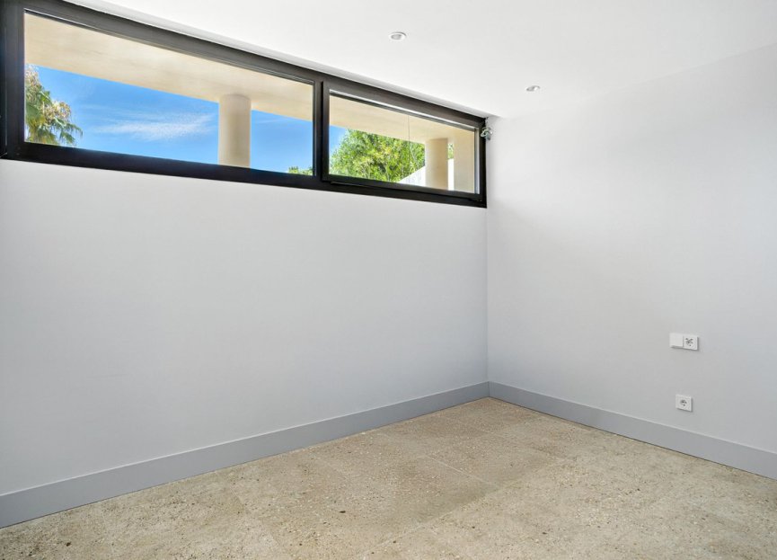 Reventa - House - Detached Villa - Marbella - Elviria