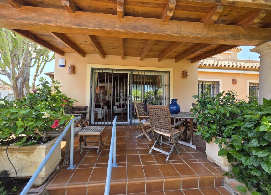 Resale - House - Detached Villa - Marbella - Marbesa