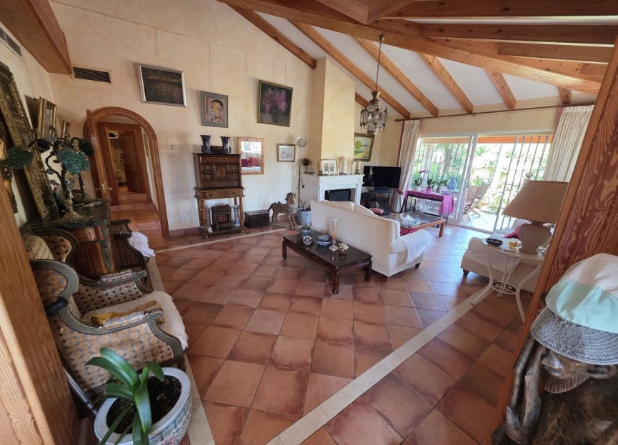 Resale - House - Detached Villa - Marbella - Marbesa