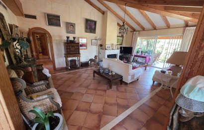 Resale - House - Detached Villa - Marbella - Marbesa