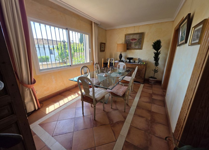 Resale - House - Detached Villa - Marbella - Marbesa