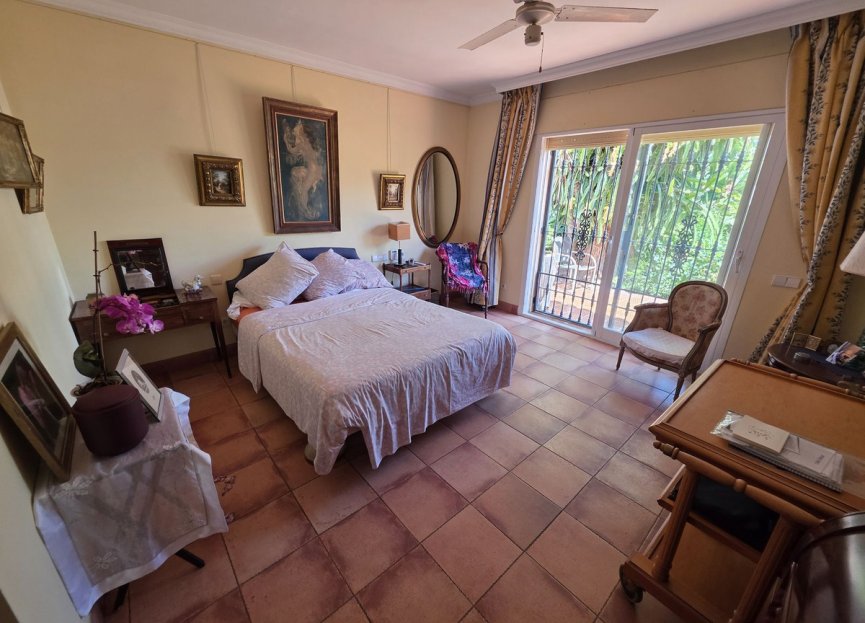 Resale - House - Detached Villa - Marbella - Marbesa