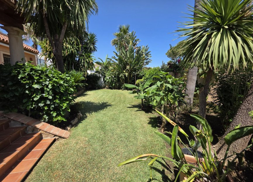 Resale - House - Detached Villa - Marbella - Marbesa