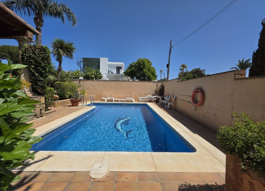 Resale - House - Detached Villa - Marbella - Marbesa