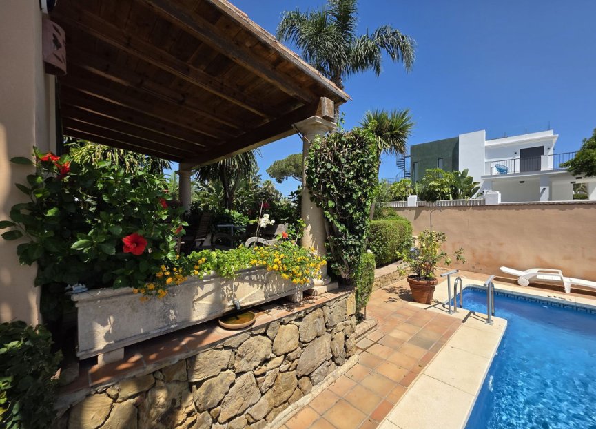 Resale - House - Detached Villa - Marbella - Marbesa