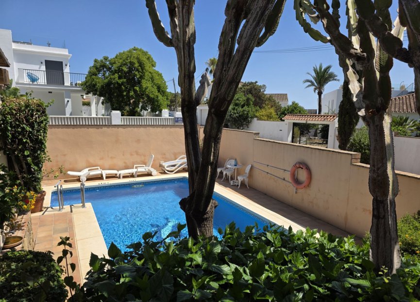 Resale - House - Detached Villa - Marbella - Marbesa