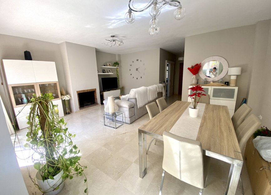 Resale - House - Townhouse - Estepona - Estepona Centro