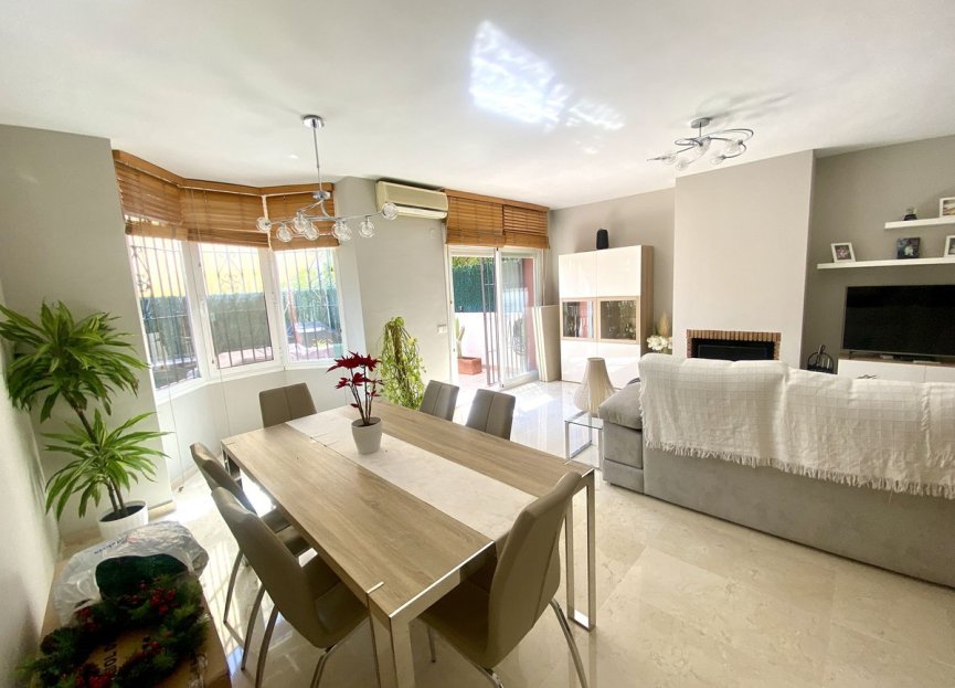 Resale - House - Townhouse - Estepona - Estepona Centro