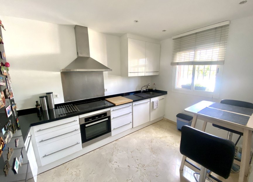 Resale - House - Townhouse - Estepona - Estepona Centro