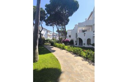 Resale - Apartment - Middle Floor Apartment - Estepona - El Presidente