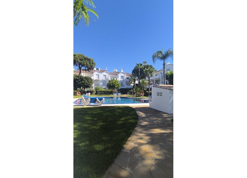 Resale - Apartment - Middle Floor Apartment - Estepona - El Presidente