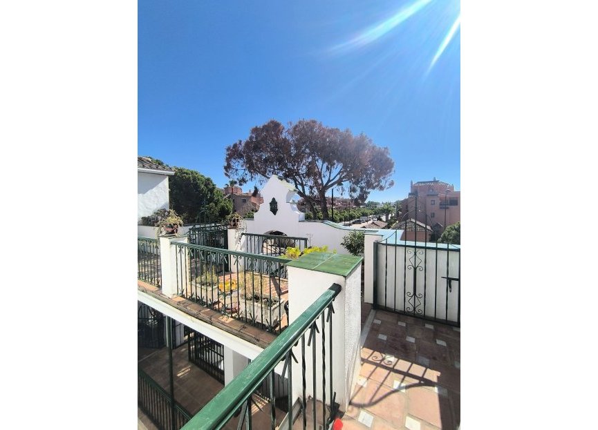 Resale - Apartment - Middle Floor Apartment - Estepona - El Presidente