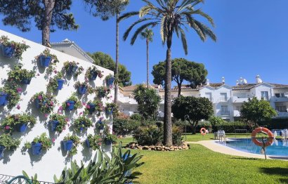 Resale - Apartment - Middle Floor Apartment - Estepona - El Presidente