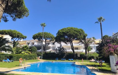 Resale - Apartment - Middle Floor Apartment - Estepona - El Presidente