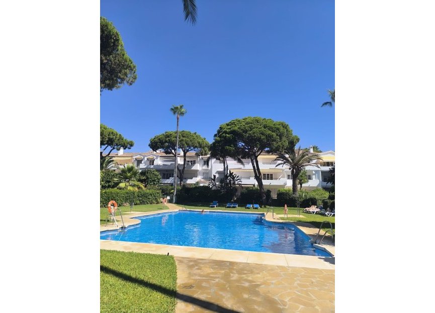 Resale - Apartment - Middle Floor Apartment - Estepona - El Presidente