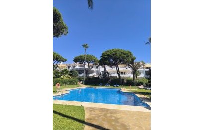 Resale - Apartment - Middle Floor Apartment - Estepona - El Presidente