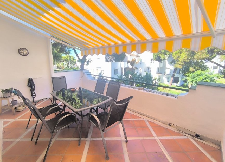 Resale - Apartment - Middle Floor Apartment - Estepona - El Presidente