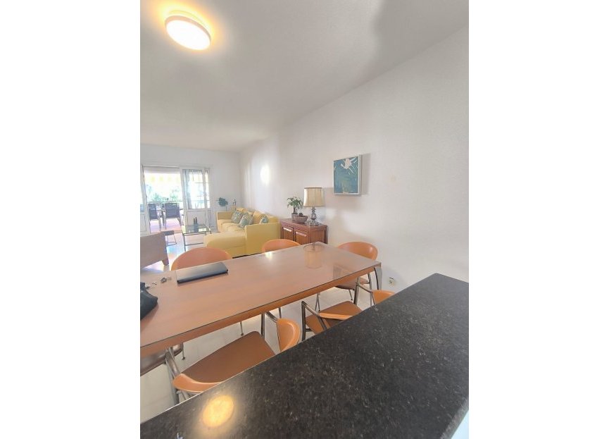 Resale - Apartment - Middle Floor Apartment - Estepona - El Presidente