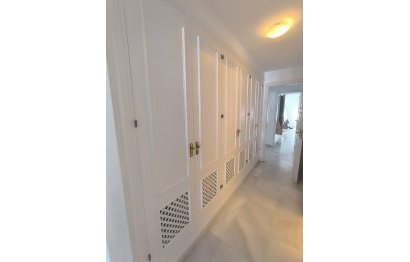 Resale - Apartment - Middle Floor Apartment - Estepona - El Presidente