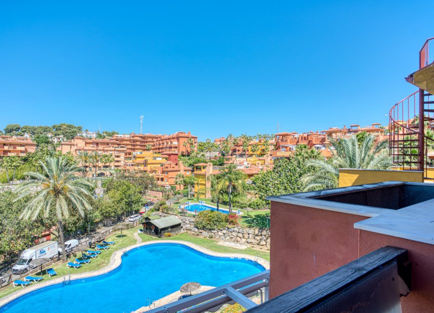 Resale - Apartment - Middle Floor Apartment - Marbella - Reserva de Marbella