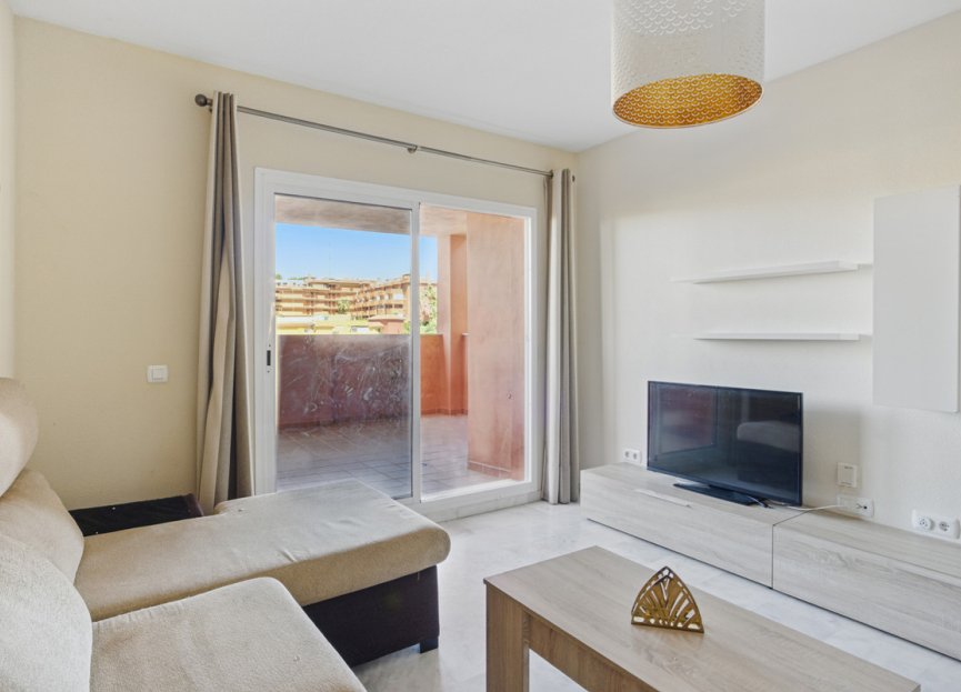 Resale - Apartment - Middle Floor Apartment - Marbella - Reserva de Marbella