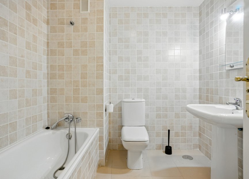 Resale - Apartment - Middle Floor Apartment - Marbella - Reserva de Marbella