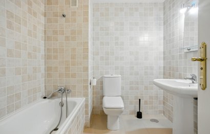 Resale - Apartment - Middle Floor Apartment - Marbella - Reserva de Marbella