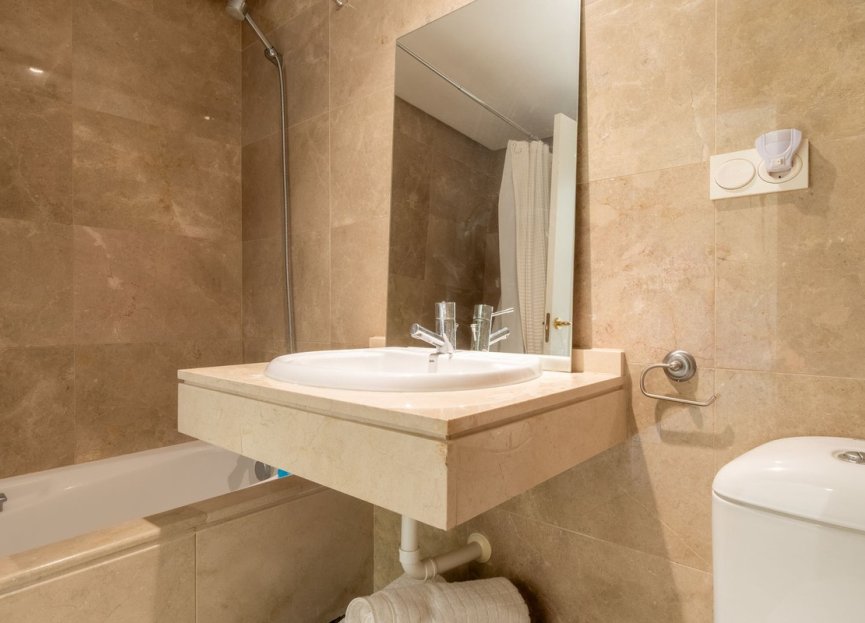 Resale - Apartment - Middle Floor Apartment - Manilva - La Duquesa