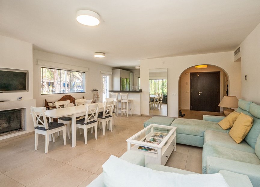 Resale - House - Detached Villa - Marbella - Elviria