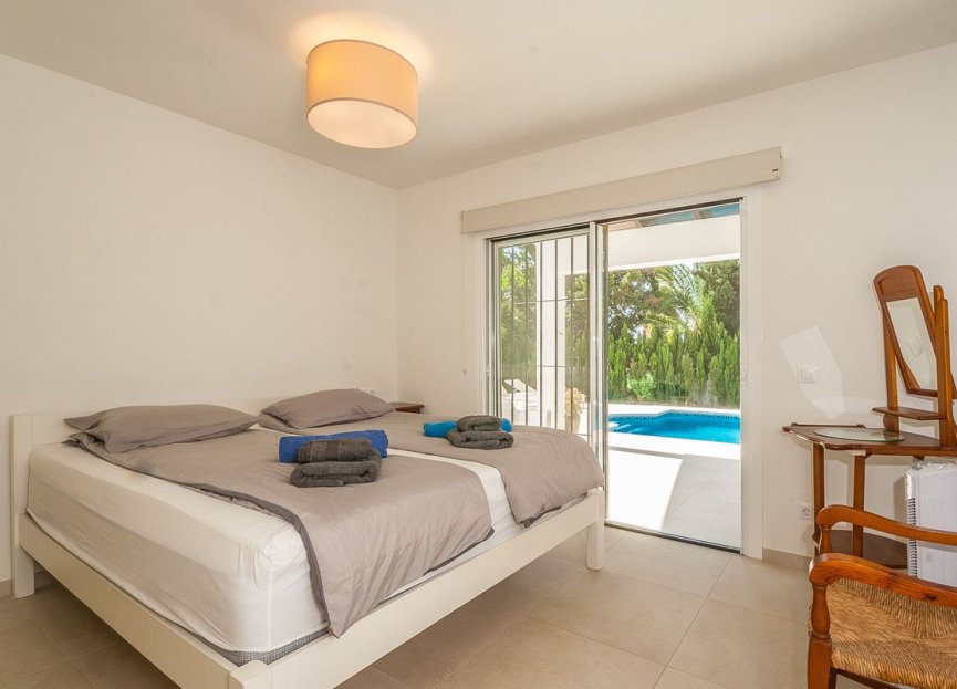 Resale - House - Detached Villa - Marbella - Elviria