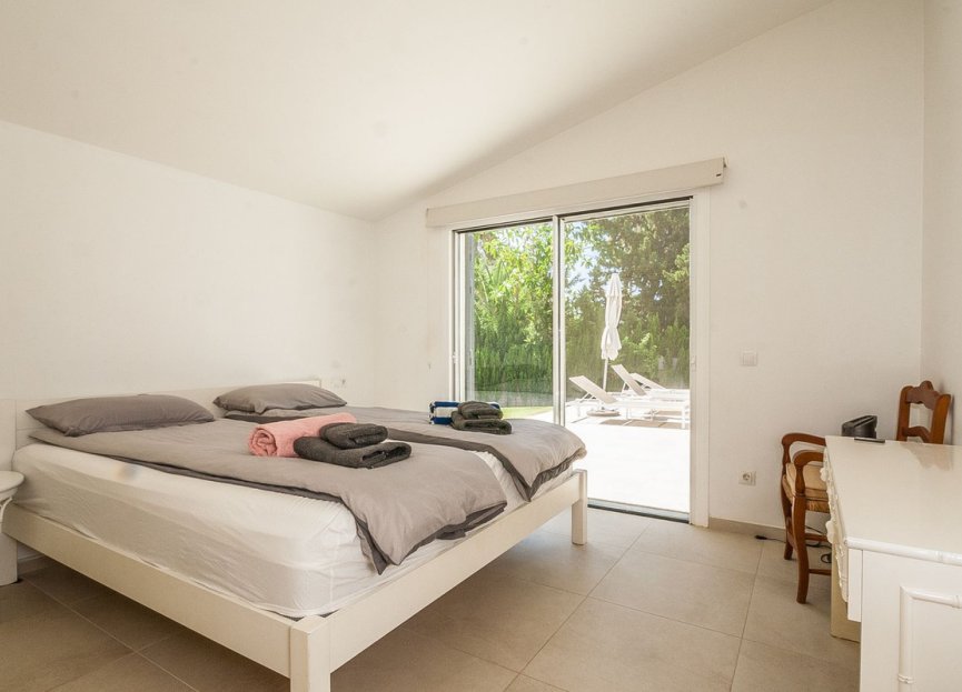 Resale - House - Detached Villa - Marbella - Elviria