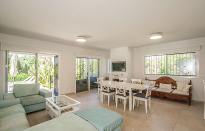 Resale - House - Detached Villa - Marbella - Elviria