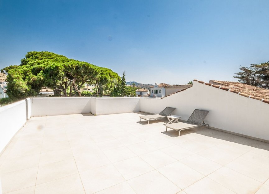 Resale - House - Detached Villa - Marbella - Elviria