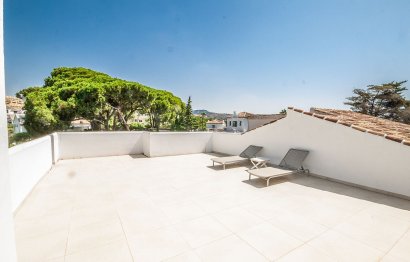 Resale - House - Detached Villa - Marbella - Elviria