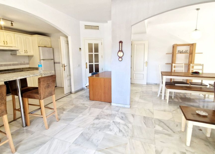 Resale - Apartment - Middle Floor Apartment - Fuengirola - Fuengirola Centro