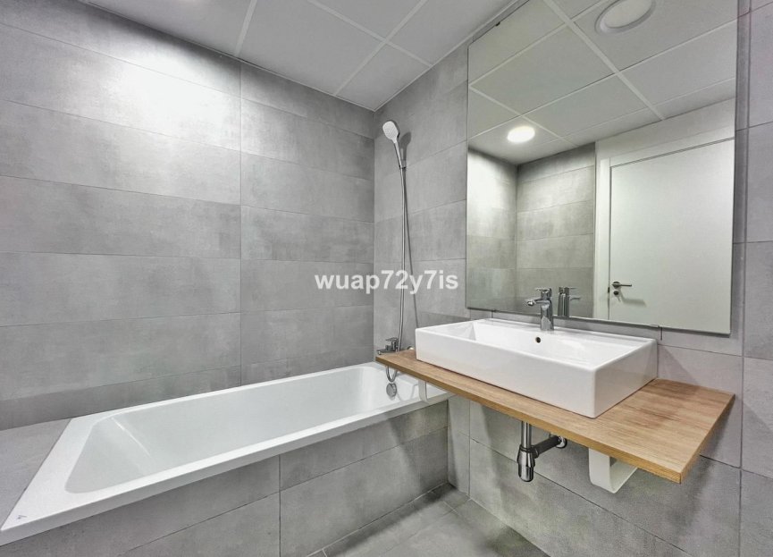 Resale - Ground floor apartment - Estepona - Selwo