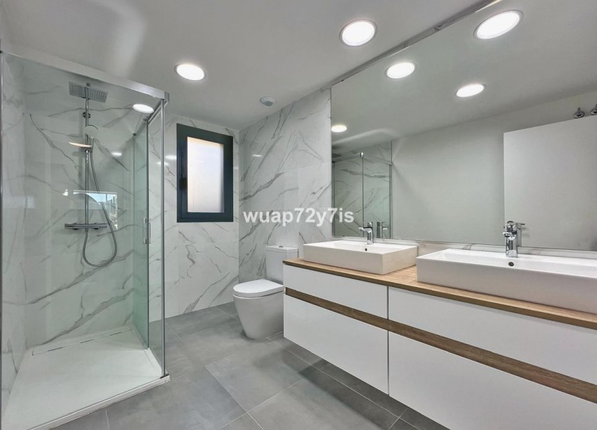 Resale - Ground floor apartment - Estepona - Selwo