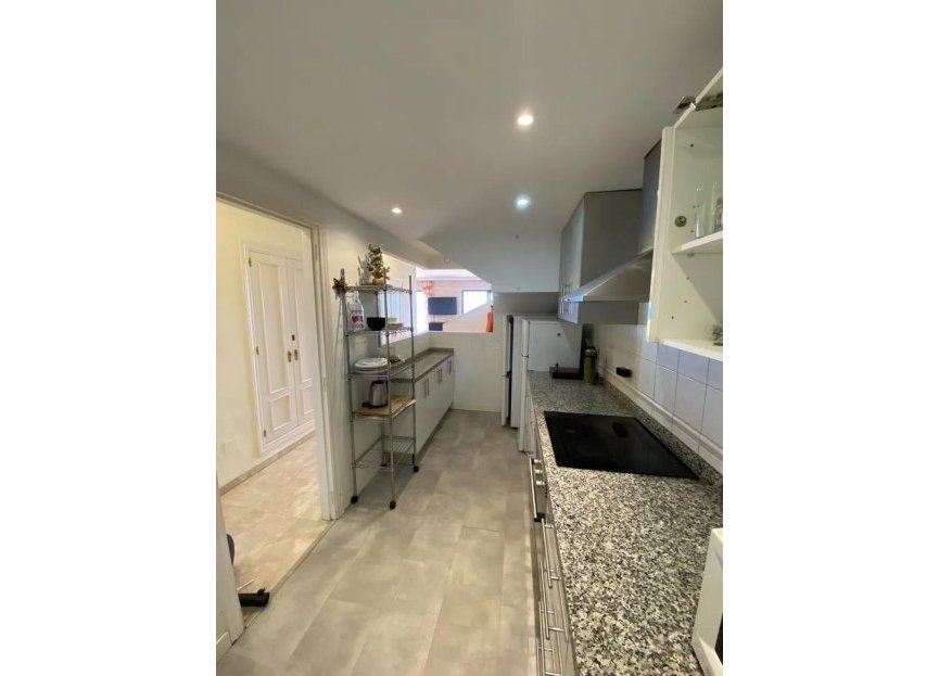 Resale - Apartment - Penthouse - Estepona - Selwo