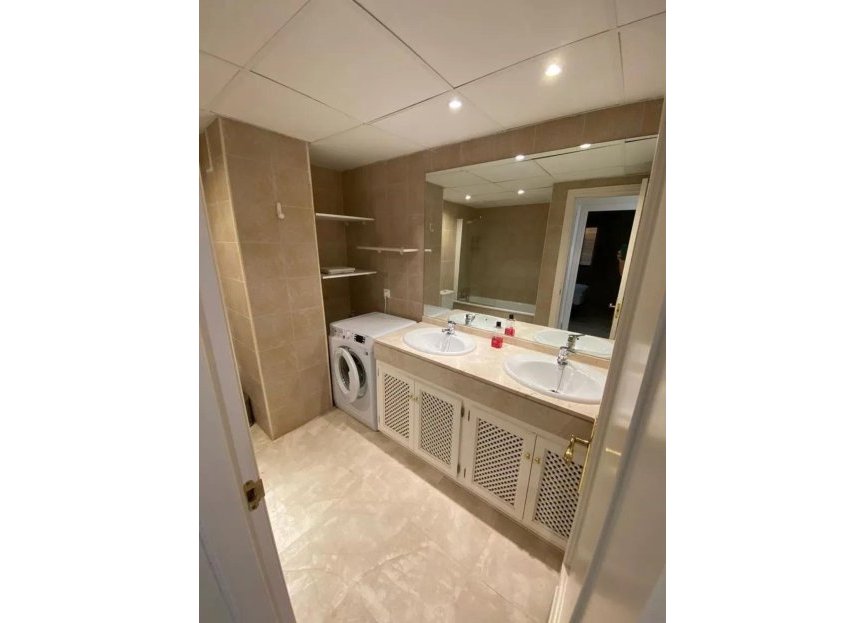 Resale - Apartment - Penthouse - Estepona - Selwo